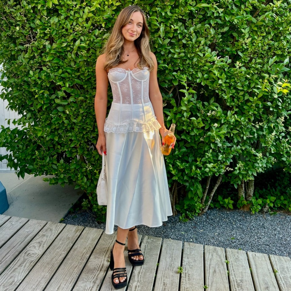 Babaton Satin Skirt - Light Birch (white)